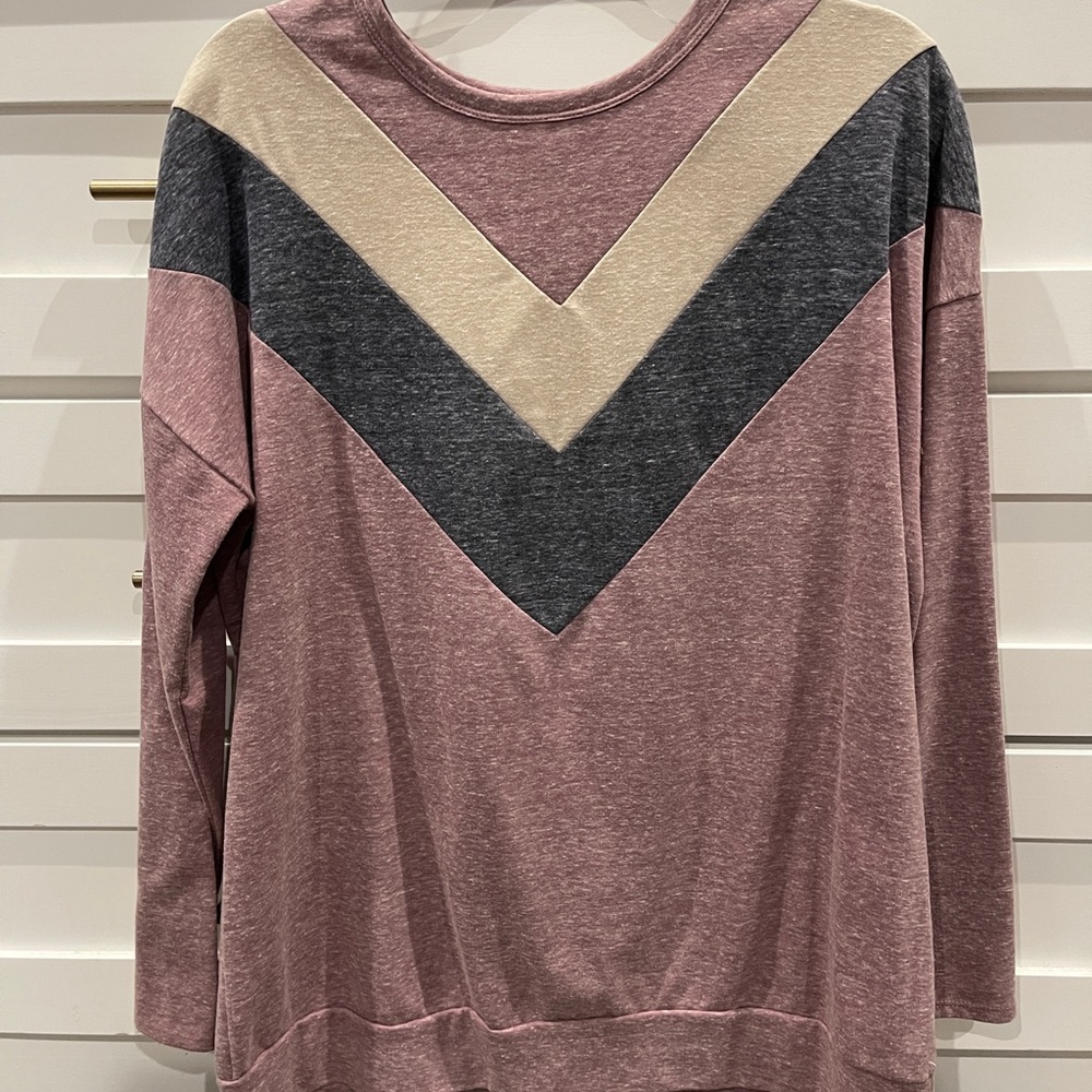 Large long sleeve. Mauve, cream, and grey.